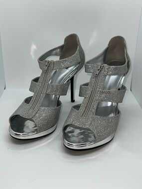 Sexy Silver High Heeled Sandals By Fioni. Size 13 With A 5 Inch Heel.